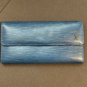 Louis Vuitton Blue Epi Long Sarah Wallet